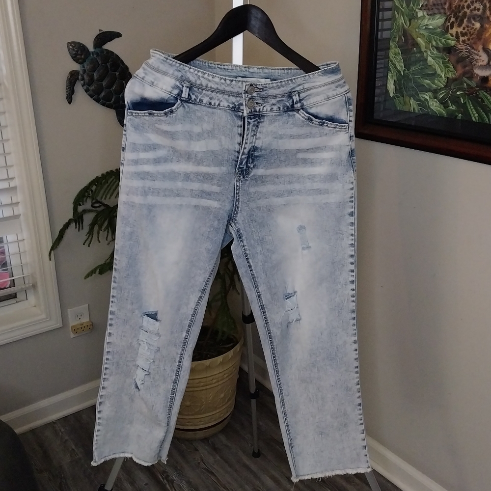 EST 1946 Denim Jeans  Womens Size 12 Modern Style Acid Wash Rips in legs